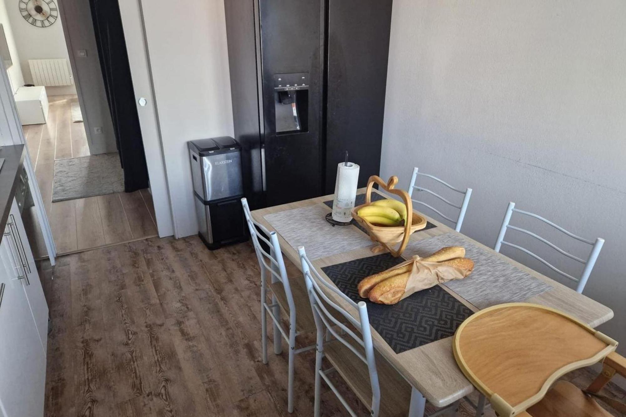 Apartment Spacious With Balcony